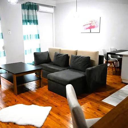 Tsinari 2 Bedroom With Patio Szaloniki