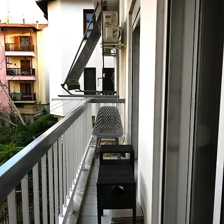 Tsinari 2 Bedroom With Patio Apartman
