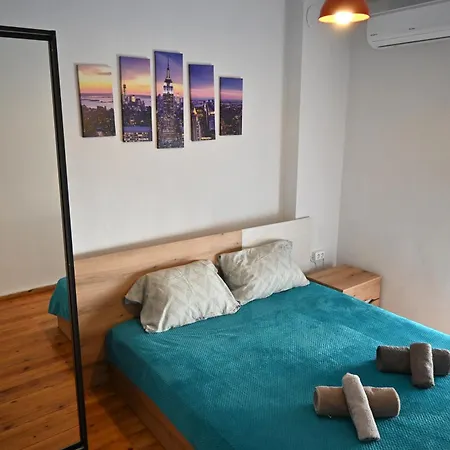 公寓 Tsinari 2 Bedroom With Patio