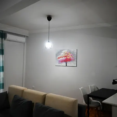 Tsinari 2 Bedroom With Patio Appartement